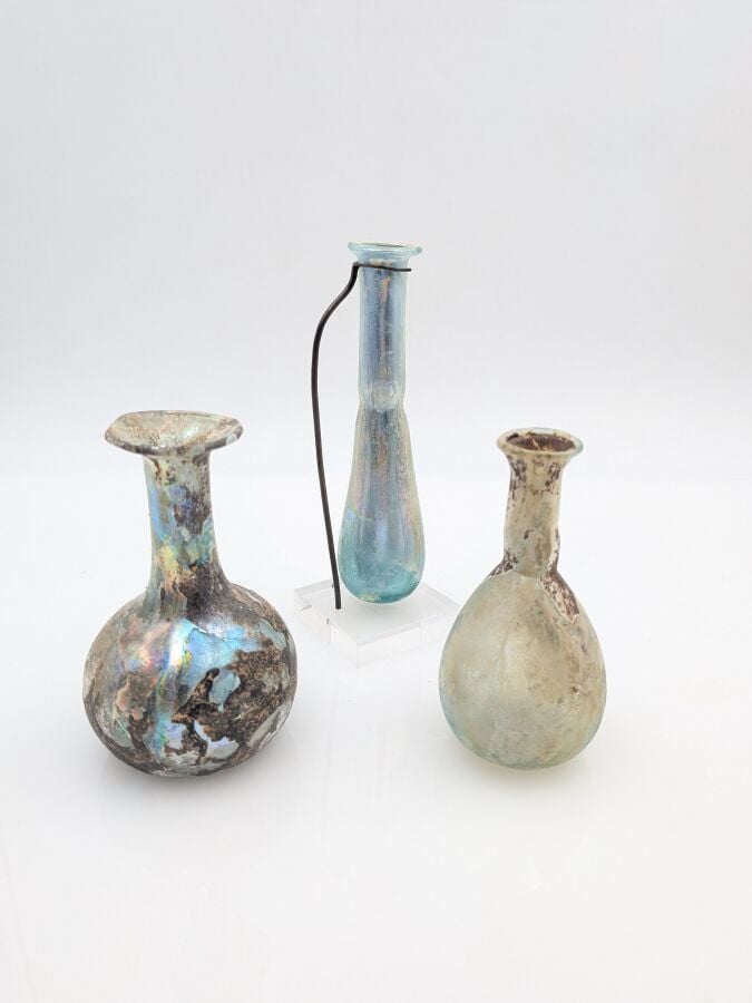 Lot de 3 balsamaires dont un oblong, un à panse piriforme et un à panse globula…