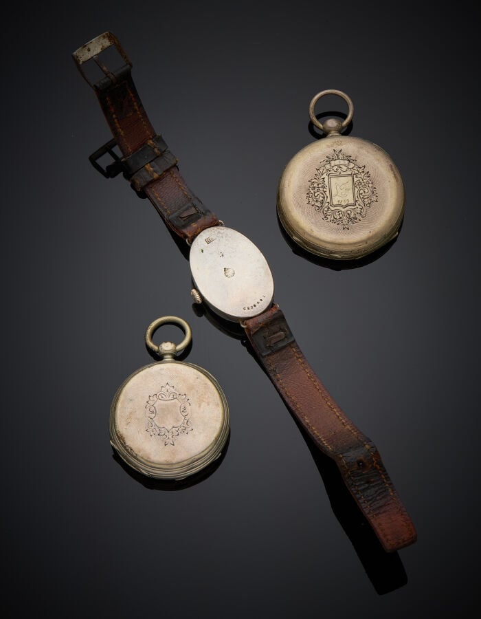 LOT en argent (min. 800‰) comprenant : - - un BRACELET MONTRE ovale, cadran, bo…