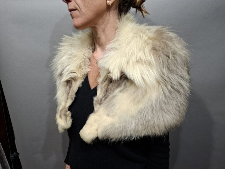 MADAME GABRIELLE - Petite cape en renard beige - Bon état