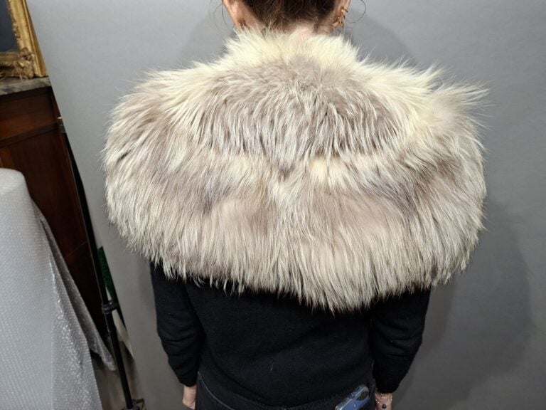 MADAME GABRIELLE - Petite cape en renard beige - Bon état