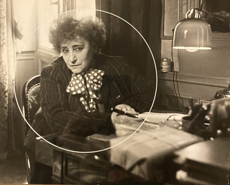 PIERRE JAHAN 1909-2003 - Colette à la fenêtre de son appartement et à son burea…