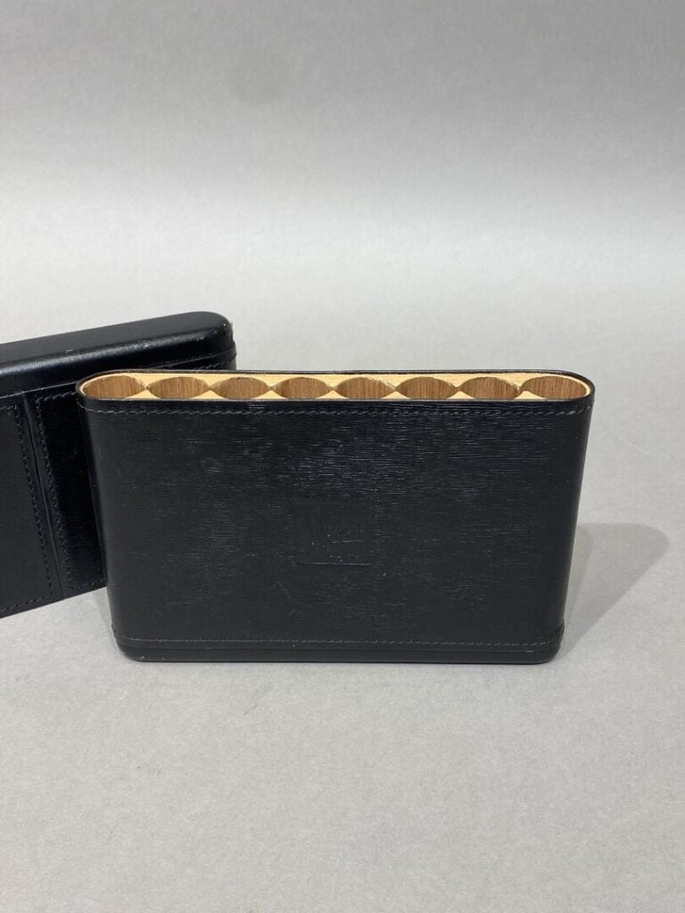 Porte-cigares en cuir noir