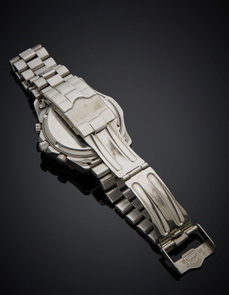 TAG HEUER - BRACELET MONTRE chronographe "Professional 200M" en acier. Lunette…