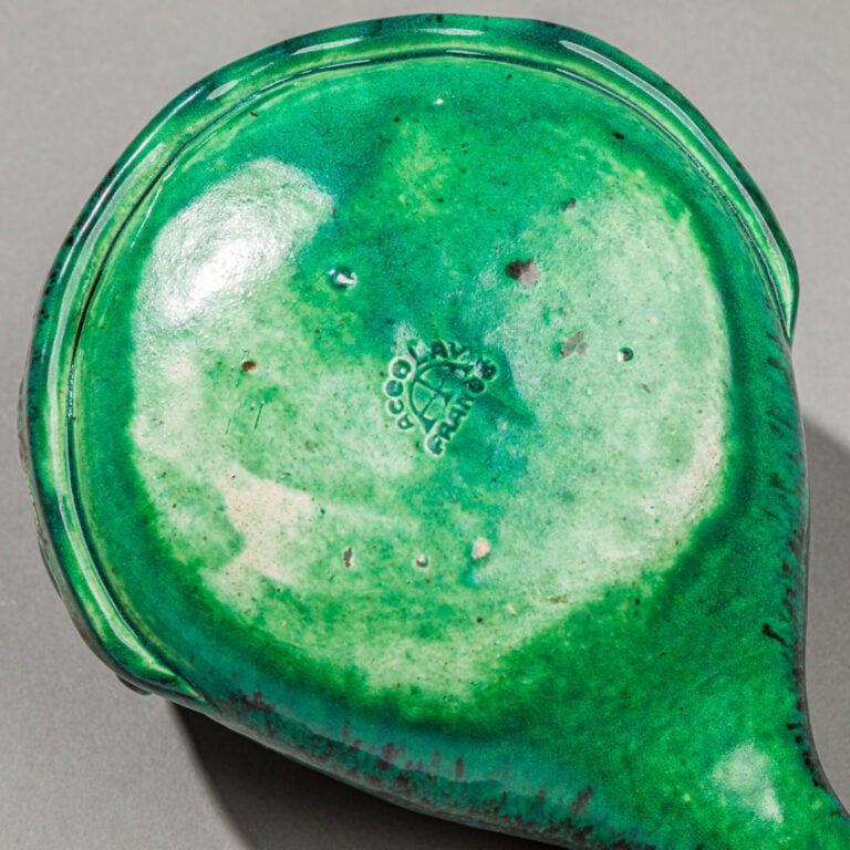 ACCOLAY - Sculpture représentant une baleine en céramique émaillée verte nuancé… maison de vente aux encheres commissaire-priseur auction house boisgirard antonini