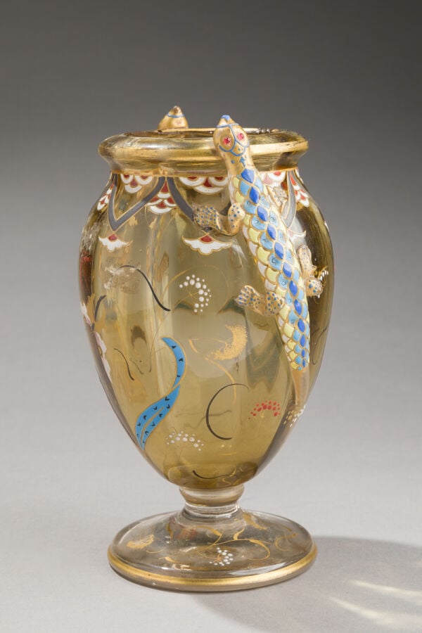 Auguste JEAN (1829-1896) - Vase en verre fumé modelé à chaud à décor émaillé po… maison de vente aux encheres commissaire-priseur auction house boisgirard antonini