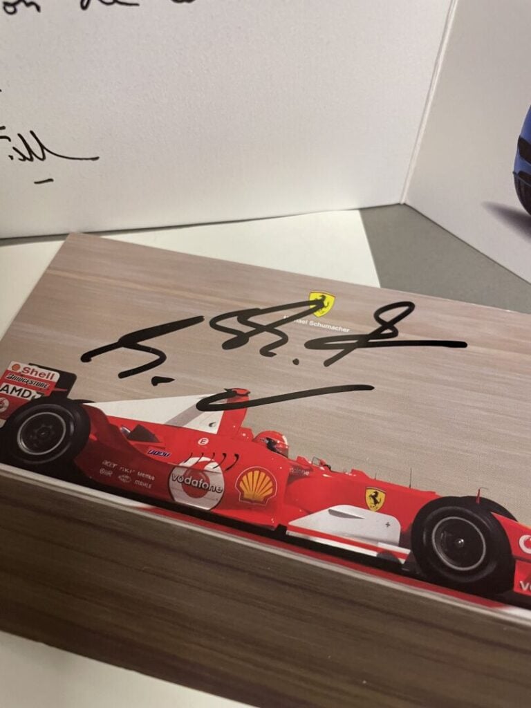 Autographe de Michael Schumacher accompagné d'une lettre de Jean Todt - (Dans u…