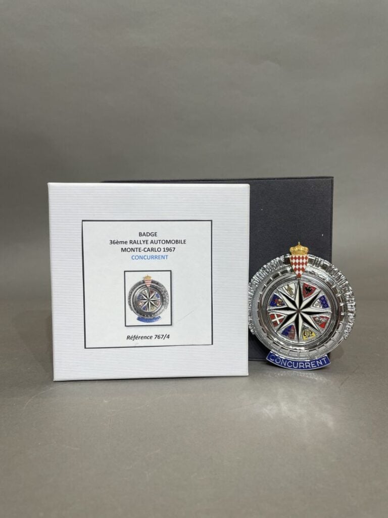 Badge de calandre "concurrent" Rallye Monte Carlo, année 1967 - Avec boite d'or…