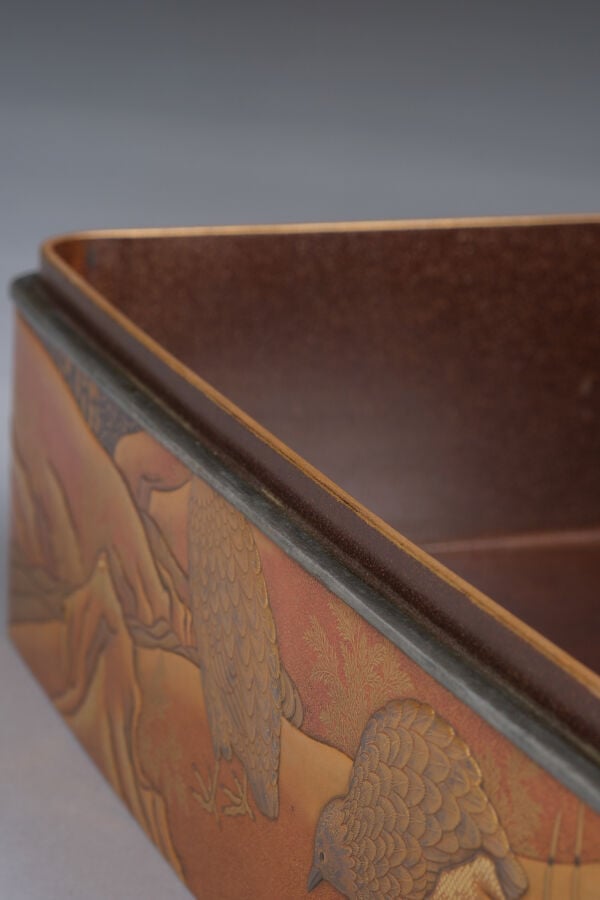 Boîte à documents bunko 文庫 en laque décorée de cailles et d'herbes d'automne. -…