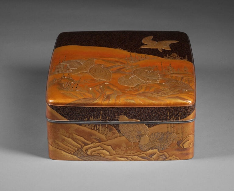 Boîte à documents bunko 文庫 en laque décorée de cailles et d'herbes d'automne. -…