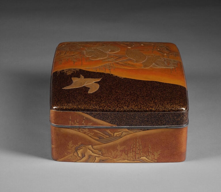 Boîte à documents bunko 文庫 en laque décorée de cailles et d'herbes d'automne. -…