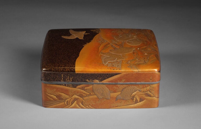Boîte à documents bunko 文庫 en laque décorée de cailles et d'herbes d'automne. -…