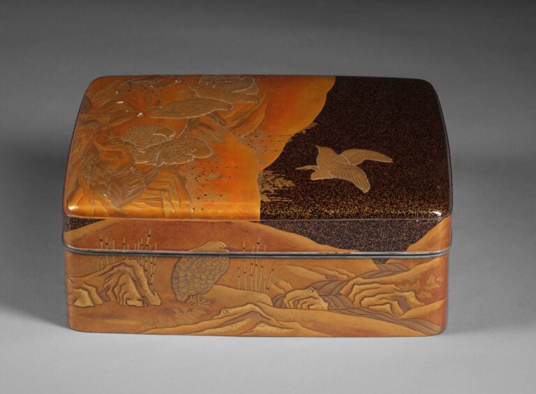 Boîte à documents bunko 文庫 en laque décorée de cailles et d'herbes d'automne. -…
