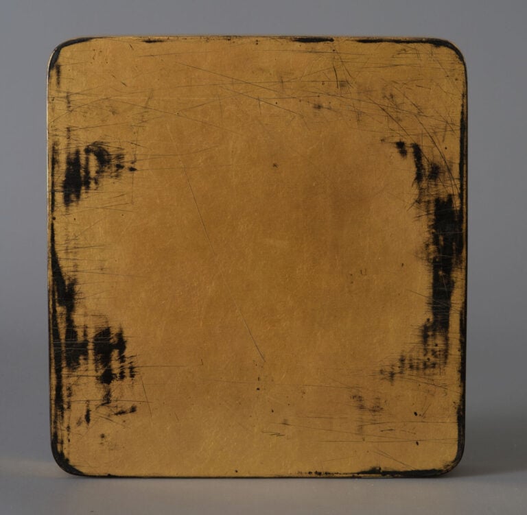 Boite à écrire en laque de forme rectangulaire de style Rinpa School - - Le cou… Vente aux encheres – Auction House – Commissaire-priseur – Auctioneer - Boisgirard Antonini – Paris – Nice