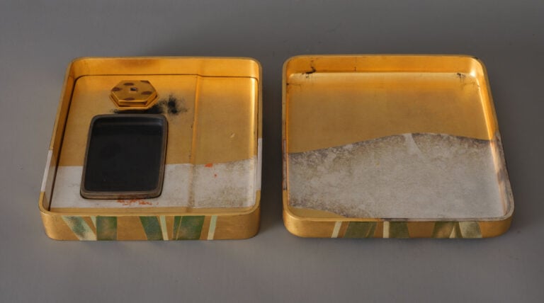 Boite à écrire en laque de forme rectangulaire de style Rinpa School - - Le cou… Vente aux encheres – Auction House – Commissaire-priseur – Auctioneer - Boisgirard Antonini – Paris – Nice