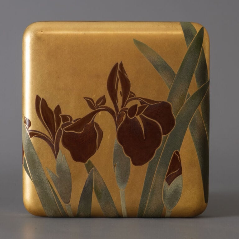 Boite à écrire en laque de forme rectangulaire de style Rinpa School - - Le cou… Vente aux encheres – Auction House – Commissaire-priseur – Auctioneer - Boisgirard Antonini – Paris – Nice