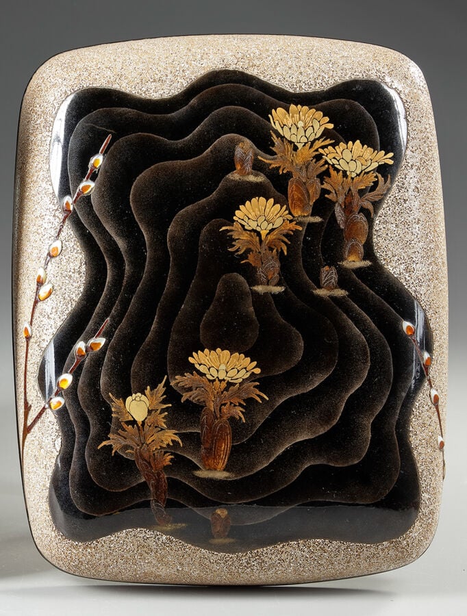 Boîte à écriture laquée (suzuribako 硯箱 ) réalisée par l'artiste laqueur Ogimura…