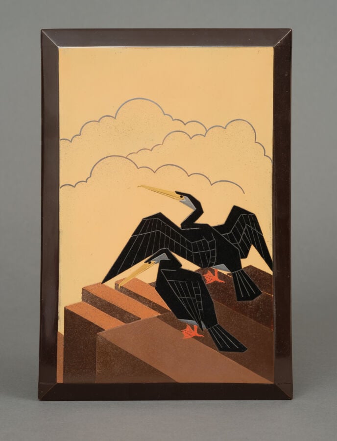 Boîte à écriture rectangulaire laquée suzuribako 硯箱 représentant deux cormorans…