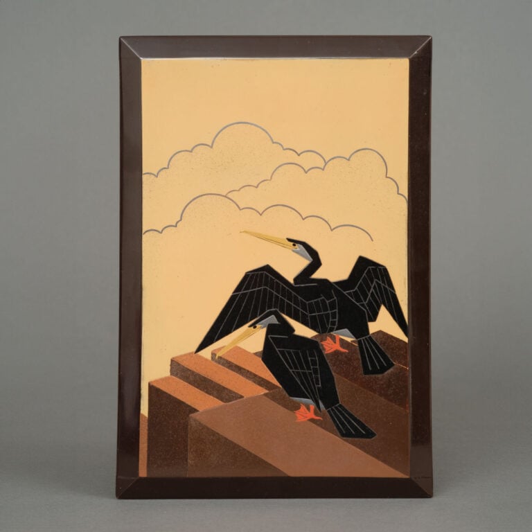 Boîte à écriture rectangulaire laquée suzuribako 硯箱 représentant deux cormorans…