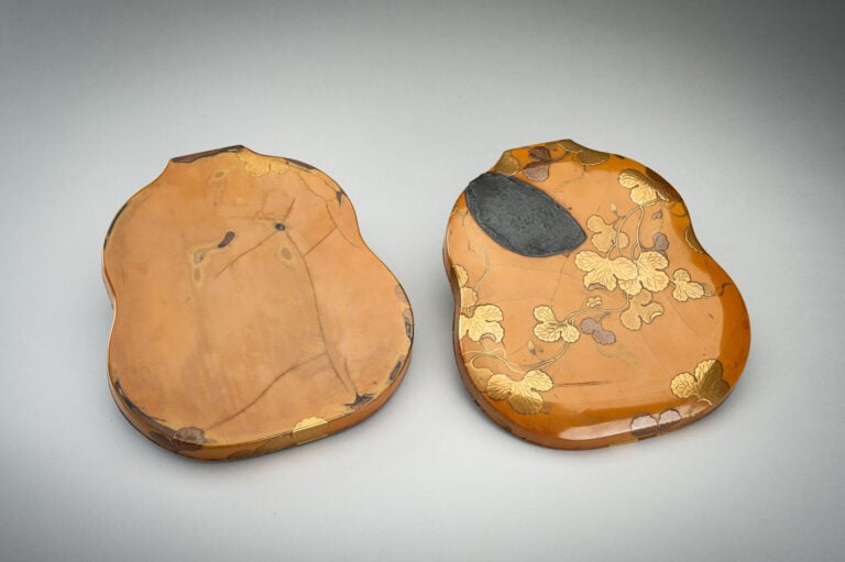Boîte à encre (suzuri-bako) en laque, en forme de double par Hara Yôyûsai (1769…