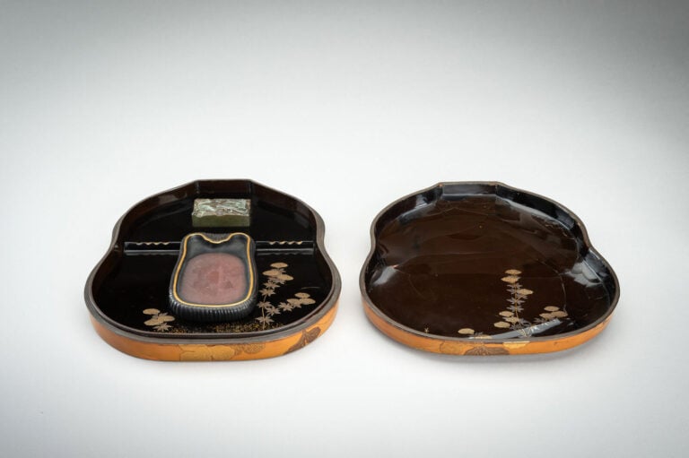 Boîte à encre (suzuri-bako) en laque, en forme de double par Hara Yôyûsai (1769…