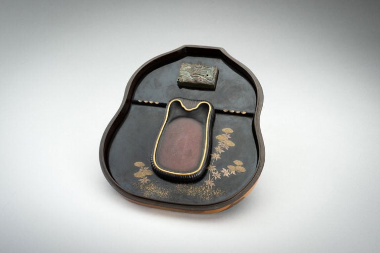 Boîte à encre (suzuri-bako) en laque, en forme de double par Hara Yôyûsai (1769…