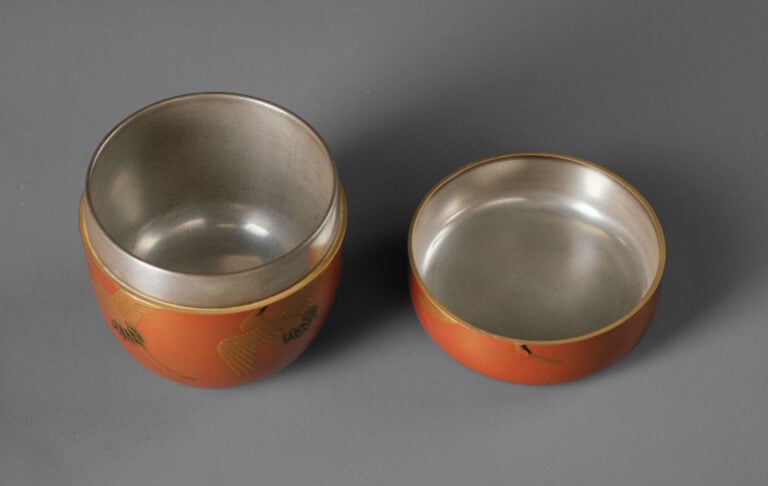 Boîte à thé en laque fine 棗 (natsume) réalisée par Ichigo Itchô 一した後兆 (1898-199… Vente aux encheres – Auction House – Commissaire-priseur – Auctioneer - Boisgirard Antonini – Paris – Nice