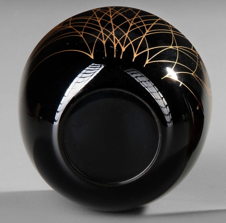 Boîte à thé en laque Kaga'ware 棗 (natsume) de Ôi Kôunsai 大 井 好 雲 斎 (née en 1930… Vente aux encheres – Auction House – Commissaire-priseur – Auctioneer - Boisgirard Antonini – Paris – Nice