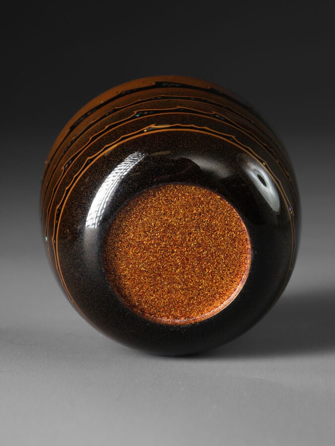 Boîte à thé laquée 棗 (natsume) réalisée par Hosokawa Shikô 細川司光 (né en 1941) et… Vente aux encheres – Auction House – Commissaire-priseur – Auctioneer - Boisgirard Antonini – Paris – Nice