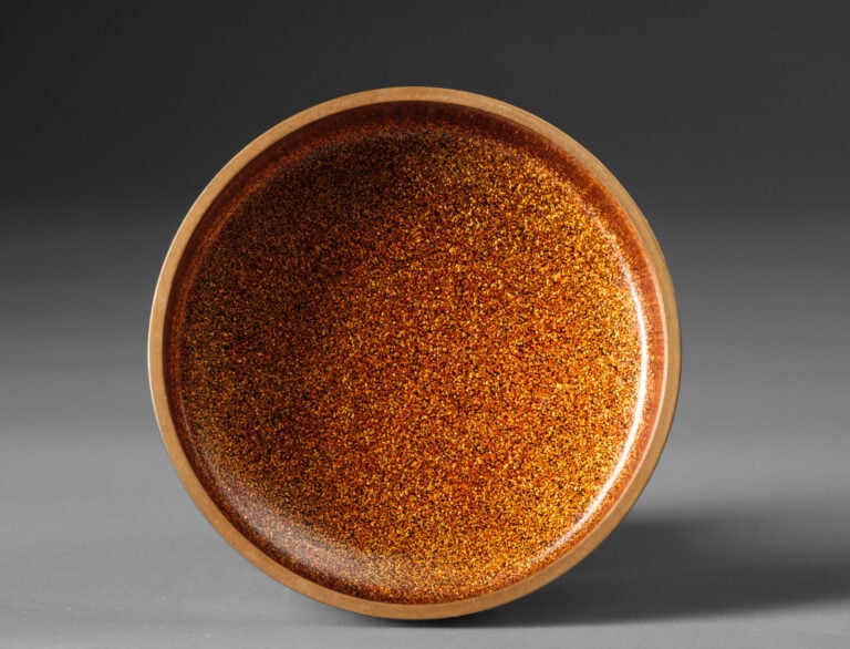 Boîte à thé laquée 棗 (natsume) réalisée par Hosokawa Shikô 細川司光 (né en 1941) et… Vente aux encheres – Auction House – Commissaire-priseur – Auctioneer - Boisgirard Antonini – Paris – Nice
