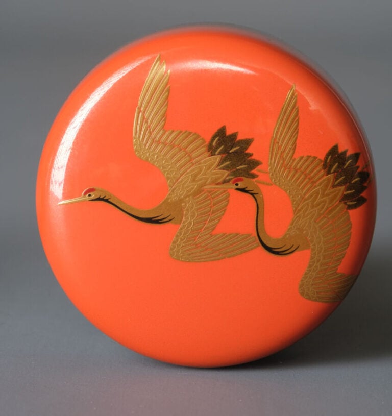 Boîte à thé laquée 棗 (natsume) réalisée par Nakano Kôichi 中野孝一 (né en 1947), dé… Vente aux encheres – Auction House – Commissaire-priseur – Auctioneer - Boisgirard Antonini – Paris – Nice