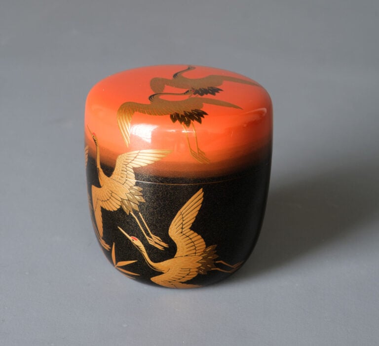 Boîte à thé laquée 棗 (natsume) réalisée par Nakano Kôichi 中野孝一 (né en 1947), dé…