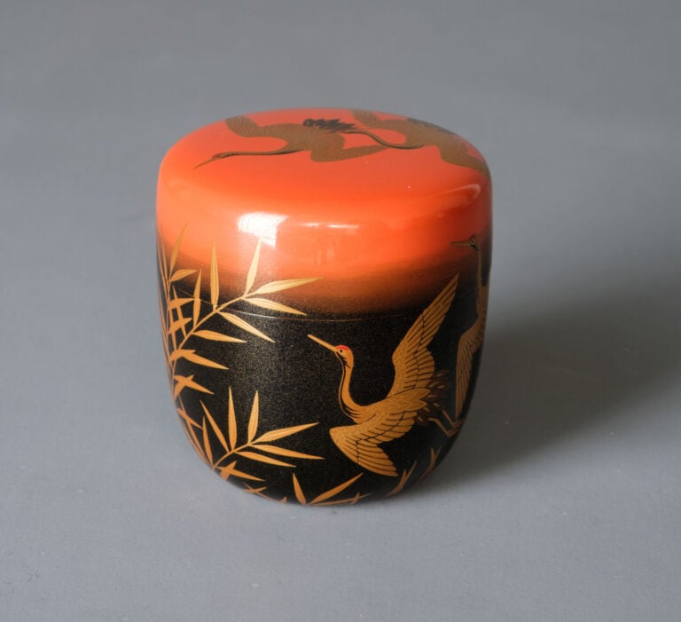 Boîte à thé laquée 棗 (natsume) réalisée par Nakano Kôichi 中野孝一 (né en 1947), dé…