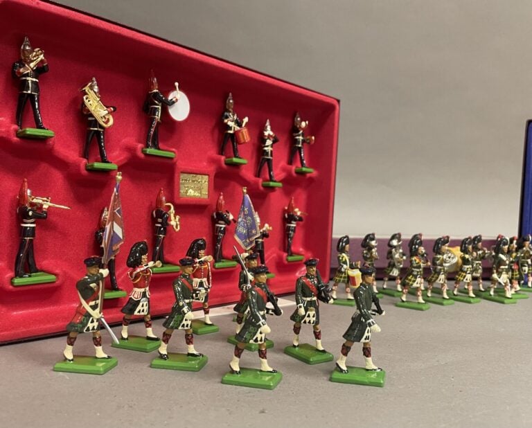 BRITAIN, TRADITION MODEL - Lot de 4 coffrets de figurines : musiciens, soldats…