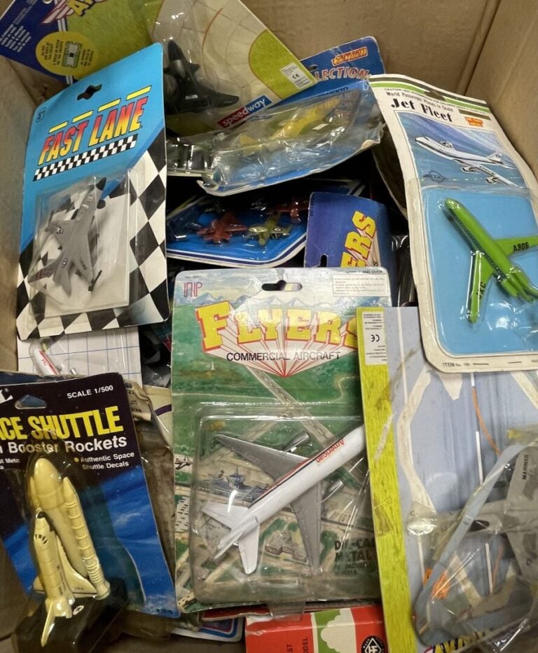 DINKIE TOYS et divers - Important lot de miniatures