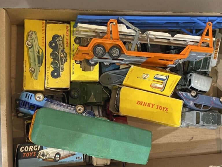 DINKIE TOYS - Lot de véhicules divers