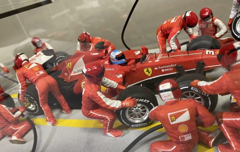 Diorama Pit Stop F1 Ferrari F138 Fernando Alonso 2013 - Fujimi 1/20ème - Montag…