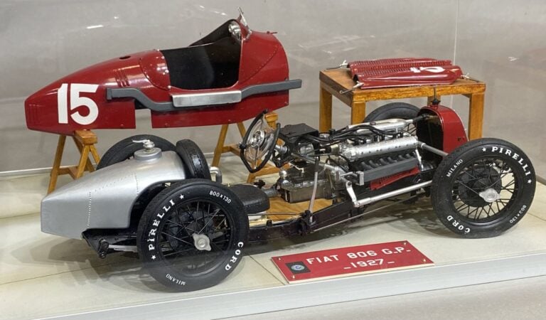 Diorama Protar Fiat 806 1500 CC Racer 1/12ème - Montage professionnel - 41x19x2…