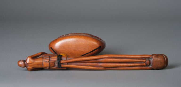 Ensemble à fumer en bois de buis 煙草入 (tabako'ire), comprenant un tonkotsu (boît… Vente aux encheres – Auction House – Commissaire-priseur – Auctioneer - Boisgirard Antonini – Paris – Nice