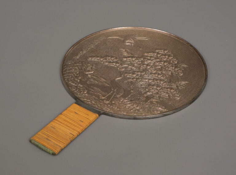 Ensemble assorti de quatre pièces pour la toilette 容色具 (yôshoku'gu), : un grand…
