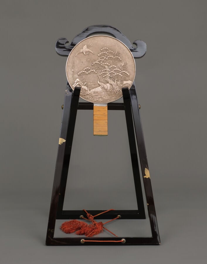 Ensemble assorti de quatre pièces pour la toilette 容色具 (yôshoku'gu), : un grand…