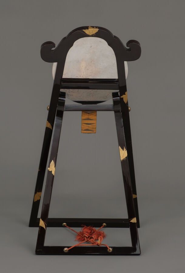 Ensemble assorti de quatre pièces pour la toilette 容色具 (yôshoku'gu), : un grand…