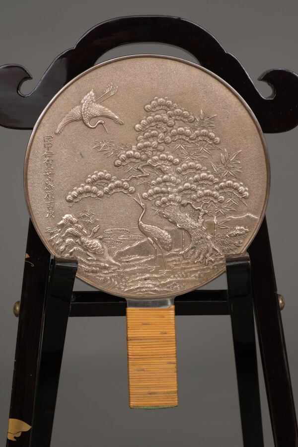 Ensemble assorti de quatre pièces pour la toilette 容色具 (yôshoku'gu), : un grand…