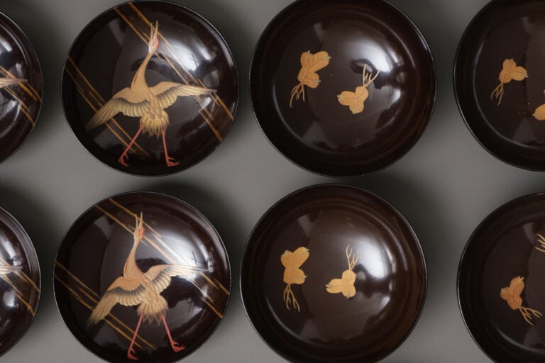 Ensemble complet de dix bols laqués à couvercle 蓋 物 (futamono), à décor d'une g… Vente aux encheres – Auction House – Commissaire-priseur – Auctioneer - Boisgirard Antonini – Paris – Nice