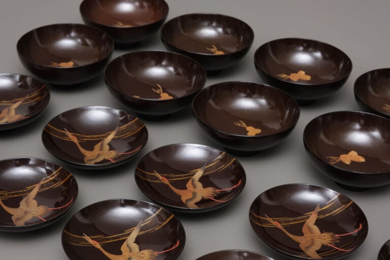 Ensemble complet de dix bols laqués à couvercle 蓋 物 (futamono), à décor d'une g… Vente aux encheres – Auction House – Commissaire-priseur – Auctioneer - Boisgirard Antonini – Paris – Nice