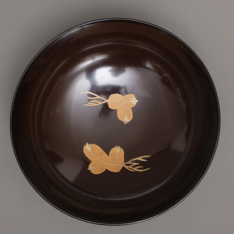 Ensemble complet de dix bols laqués à couvercle 蓋 物 (futamono), à décor d'une g… Vente aux encheres – Auction House – Commissaire-priseur – Auctioneer - Boisgirard Antonini – Paris – Nice