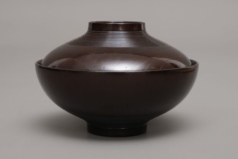 Ensemble complet de dix bols laqués à couvercle 蓋 物 (futamono), à décor d'une g… Vente aux encheres – Auction House – Commissaire-priseur – Auctioneer - Boisgirard Antonini – Paris – Nice