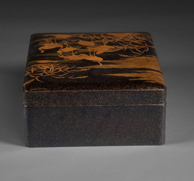 Ensemble comprenant un ryôshibako 料 紙 箱 (boîte à documents) et une suzuribako 硯… Vente aux encheres – Auction House – Commissaire-priseur – Auctioneer - Boisgirard Antonini – Paris – Nice