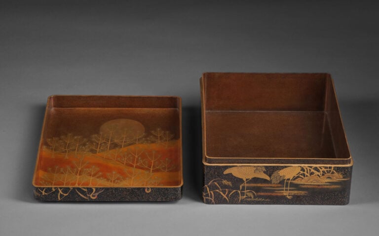 Ensemble comprenant un ryôshibako 料 紙 箱 (boîte à documents) et une suzuribako 硯… Vente aux encheres – Auction House – Commissaire-priseur – Auctioneer - Boisgirard Antonini – Paris – Nice