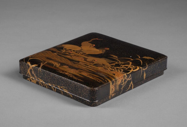 Ensemble comprenant un ryôshibako 料 紙 箱 (boîte à documents) et une suzuribako 硯… Vente aux encheres – Auction House – Commissaire-priseur – Auctioneer - Boisgirard Antonini – Paris – Nice