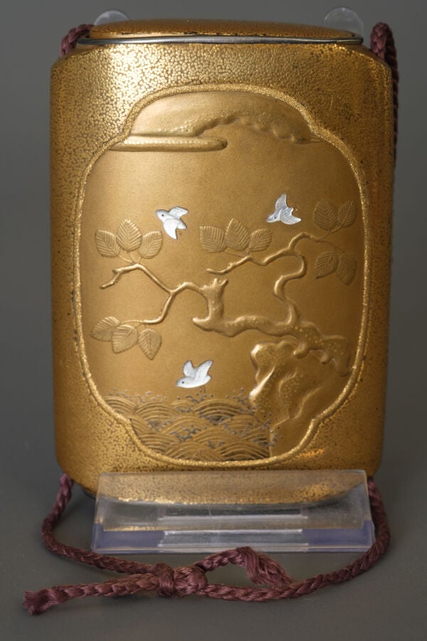 Etui à trois compartiments et inrô 印籠 (boîte à sceaux ou à médicaments) de form… Vente aux encheres – Auction House – Commissaire-priseur – Auctioneer - Boisgirard Antonini – Paris – Nice
